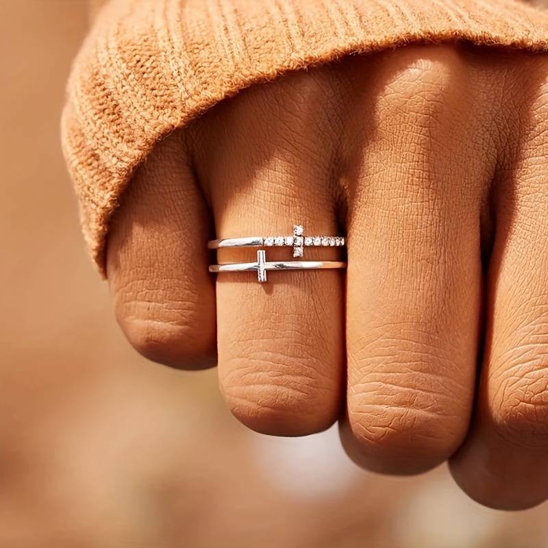 Double Bar - Delicate crisscross ring