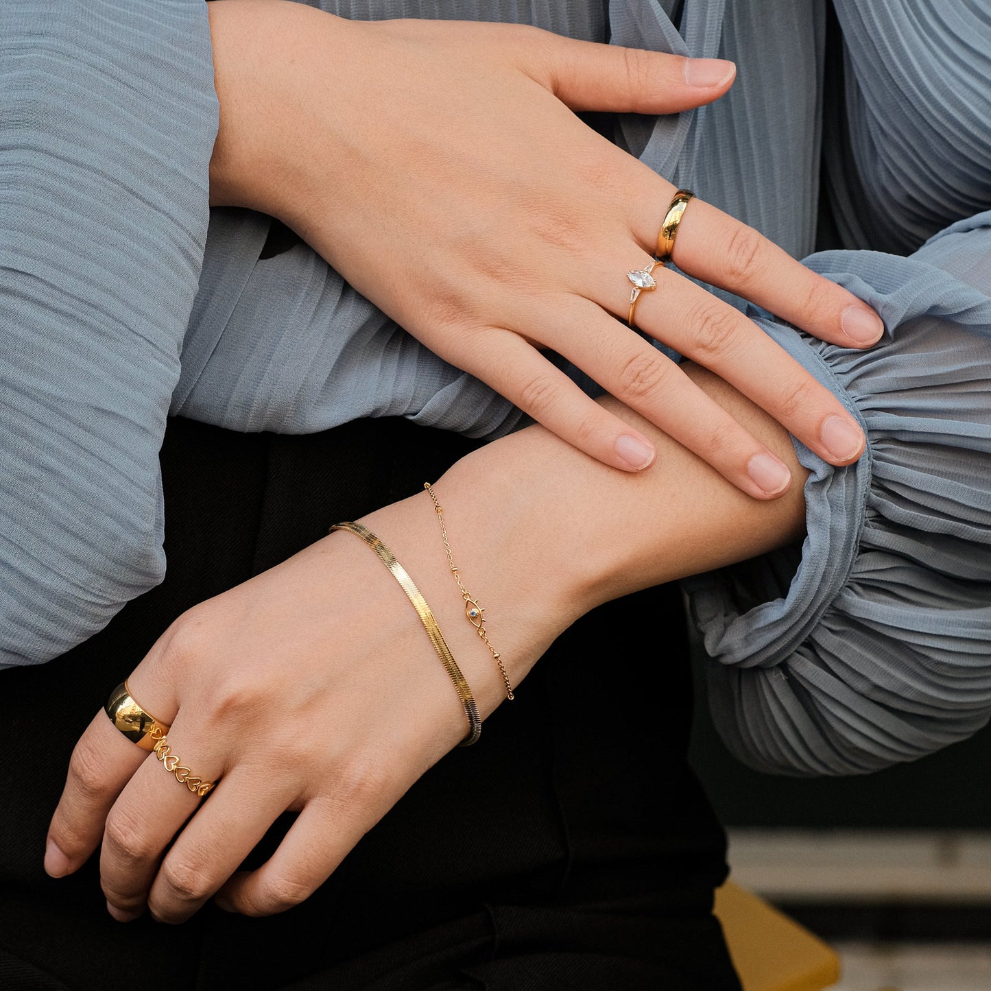 Jia - Hollow Heart Ring