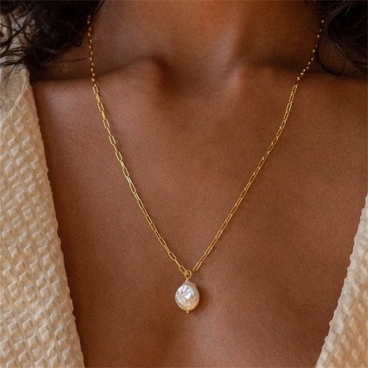 Angelika - Pearl Necklace