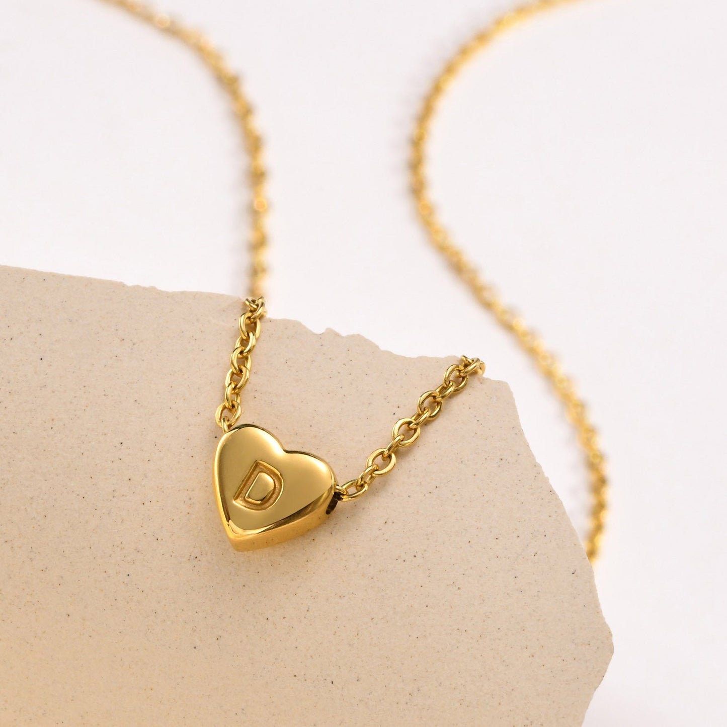Corazón - Gold Initial Necklace