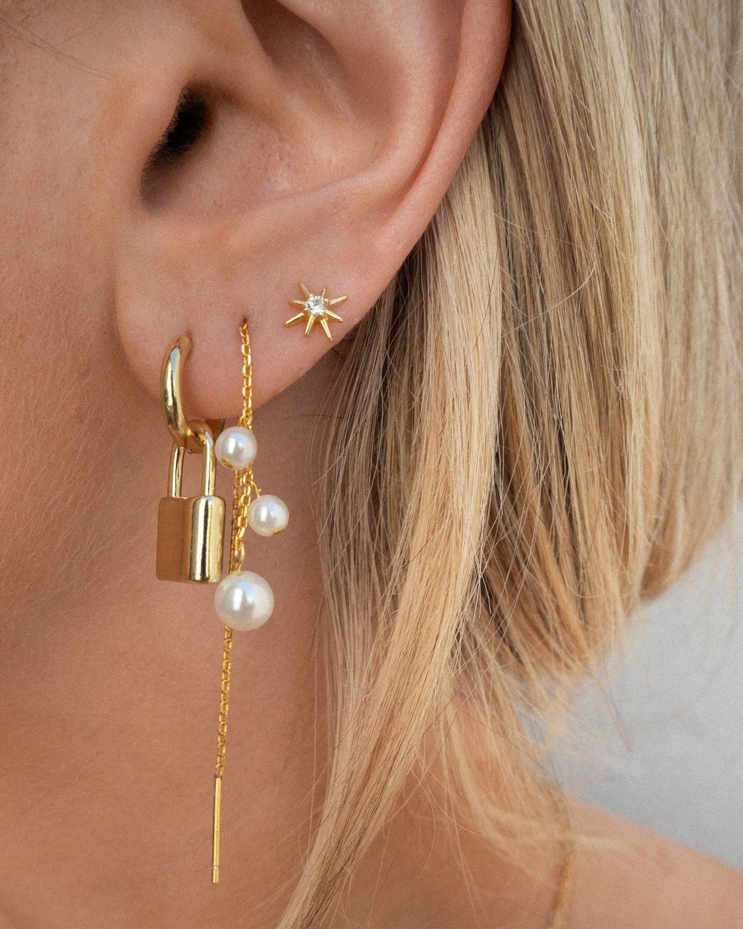 Risa - Star Crystal Earrings