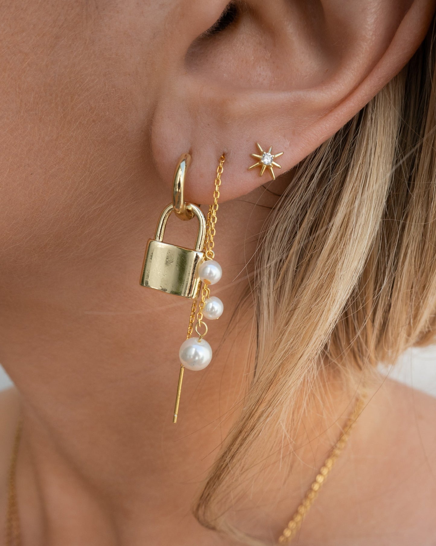 Risa - Star Crystal Earrings