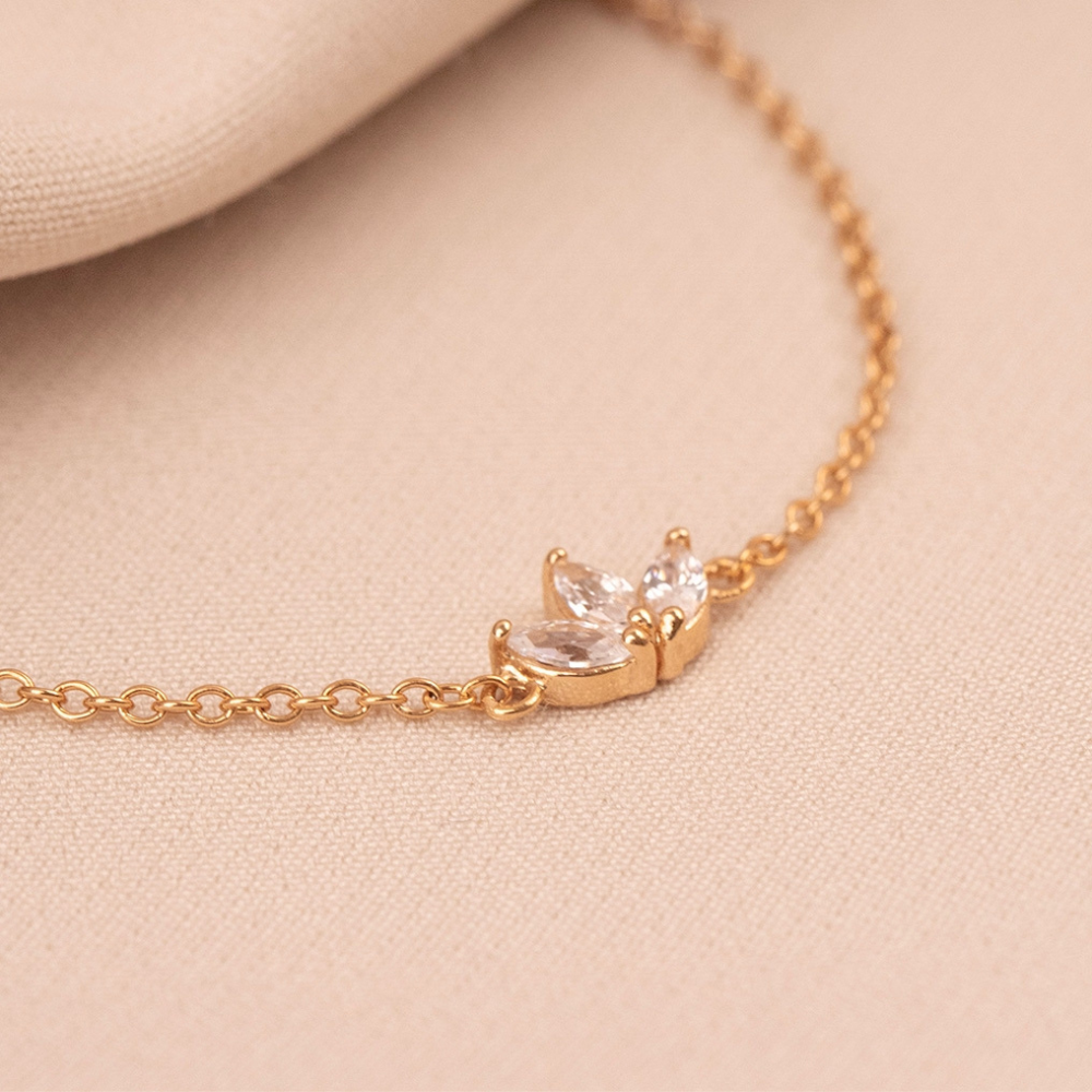 Chain Bracelet with Three Zirconia Flowers
