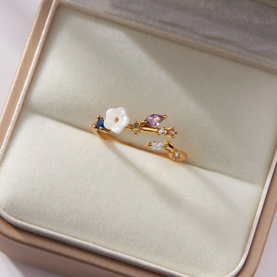 Leah - Gold Ring with White Crystal Flower