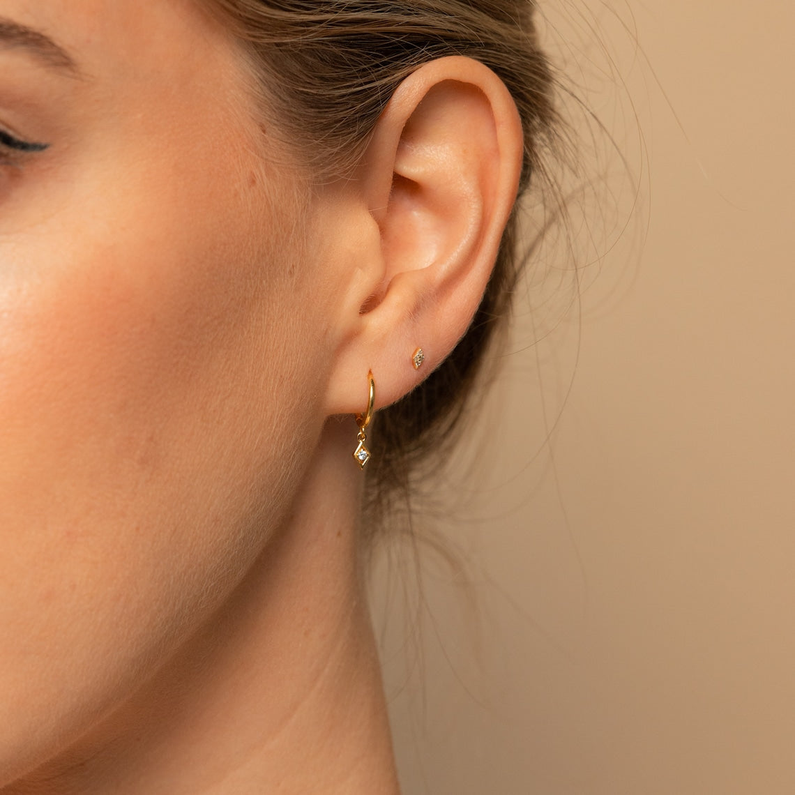 Hanging Earrings - Delicate Earrings with Diamonds