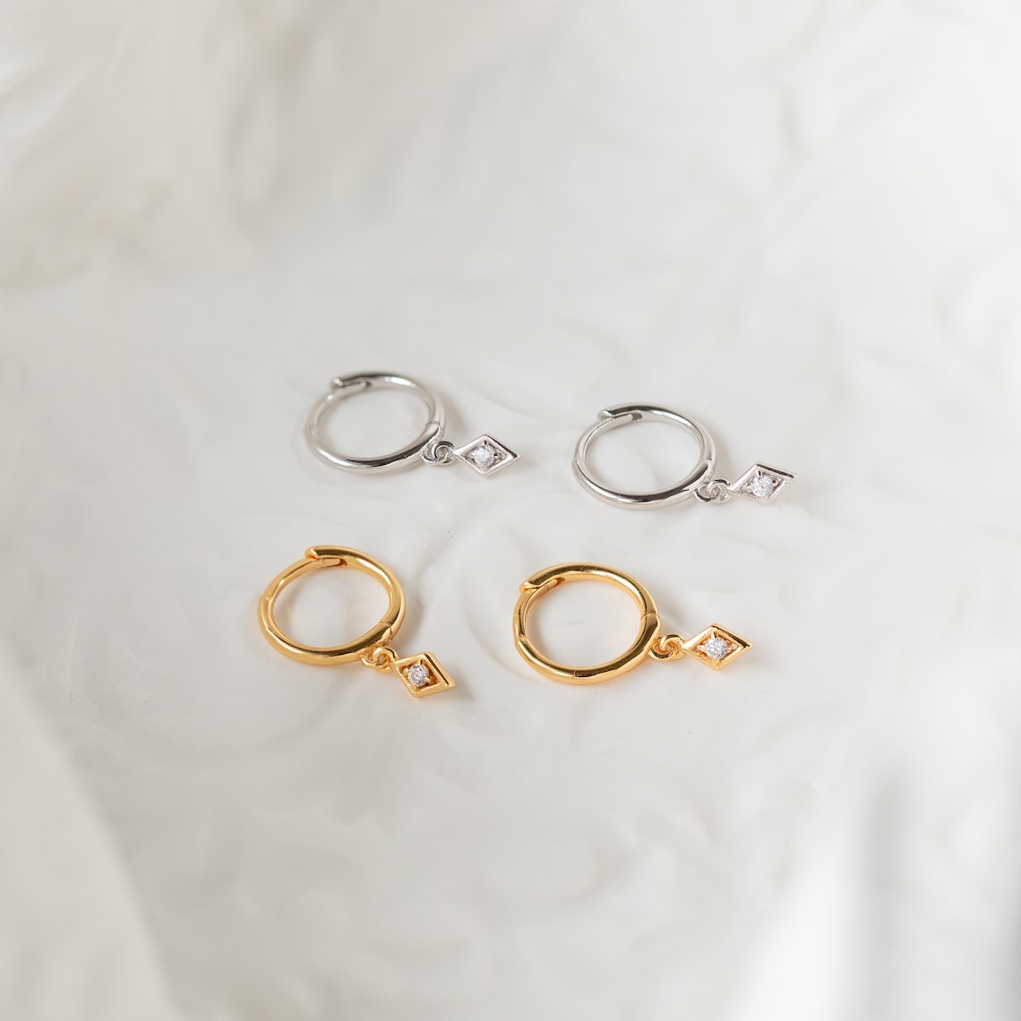 Hanging Earrings - Delicate Earrings with Diamonds