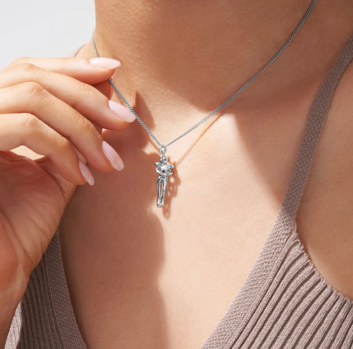 Love Hug Pendant - Couple Hug Necklace