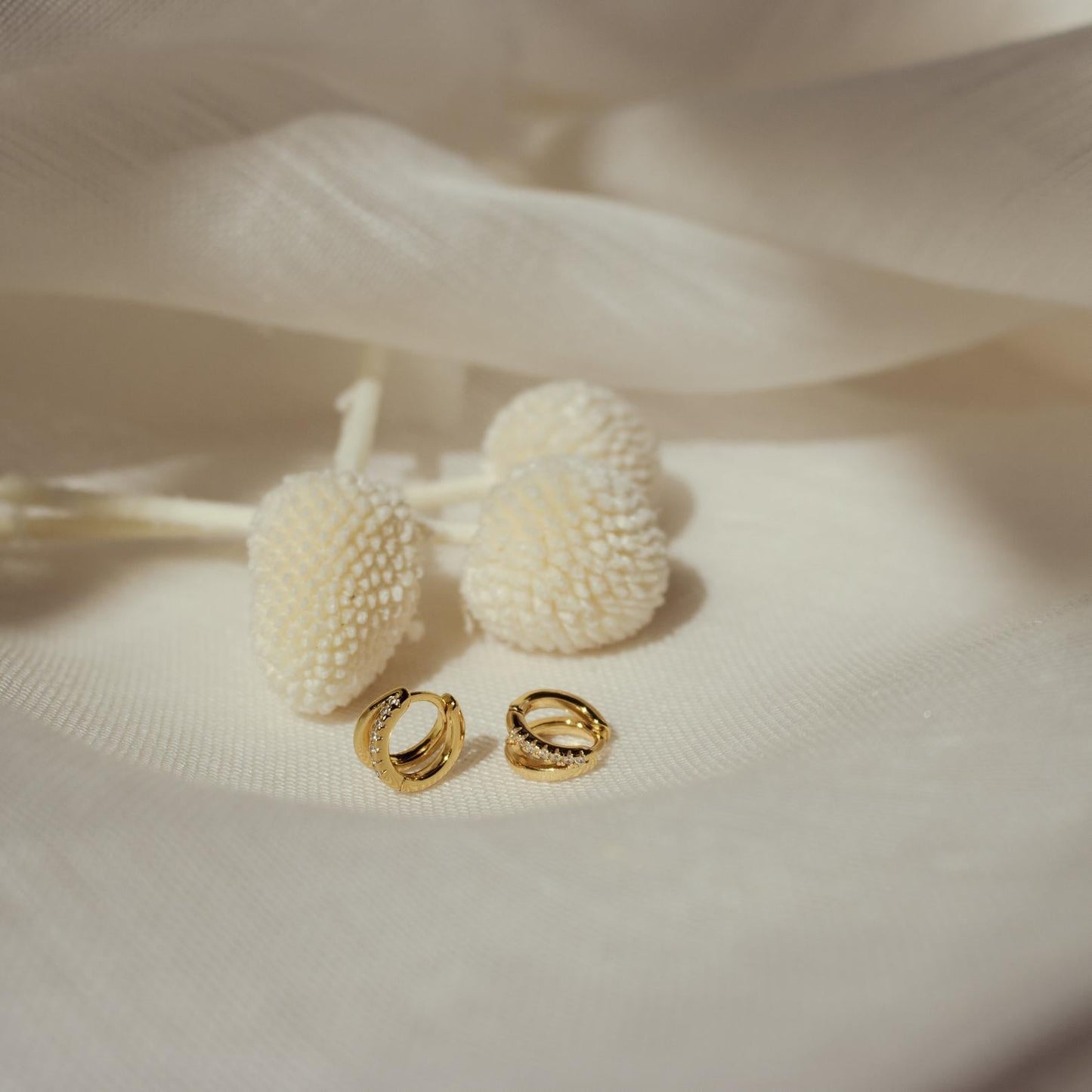 Duo Huggies – Duo Earrings with Zirconia