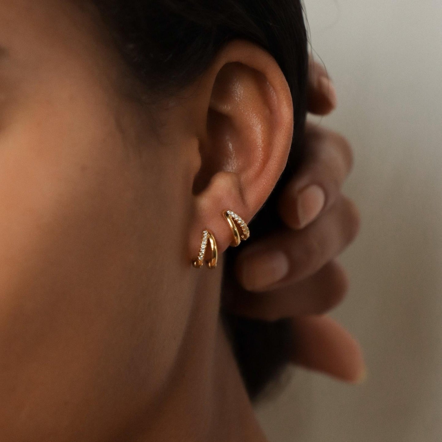 Duo Huggies – Duo Earrings with Zirconia