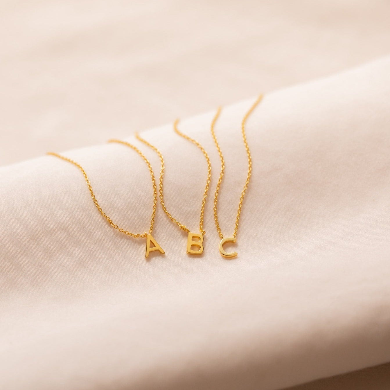Delicate Initial Necklace – Elegant Letter Pendant Necklace