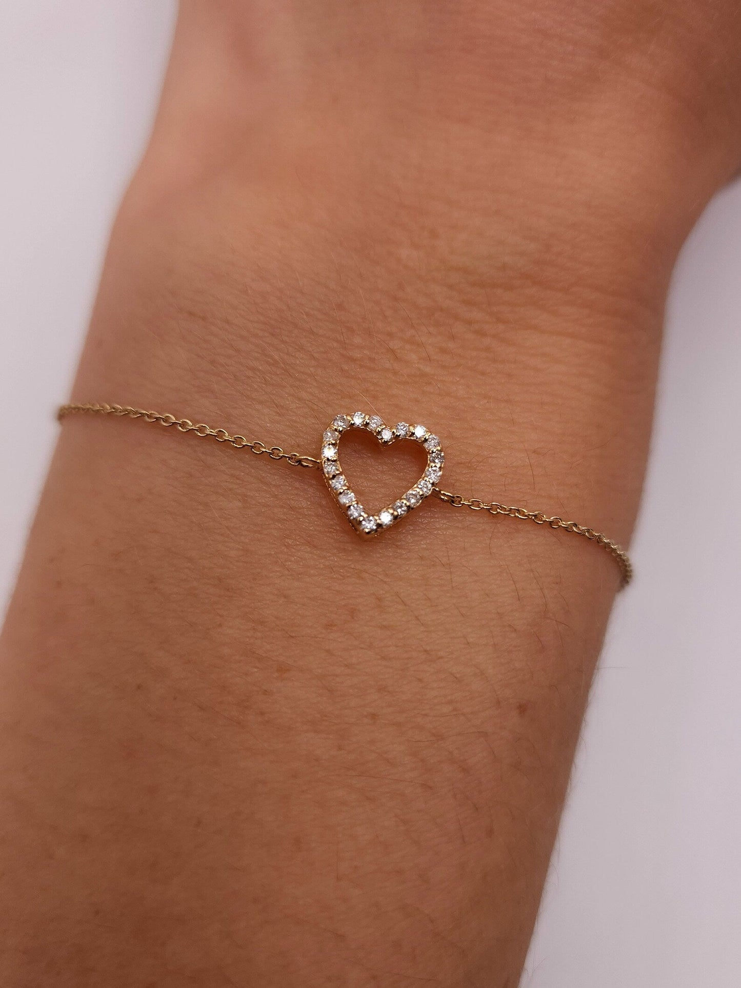 Gold Open Heart Bracelet – Romantic & Timeless