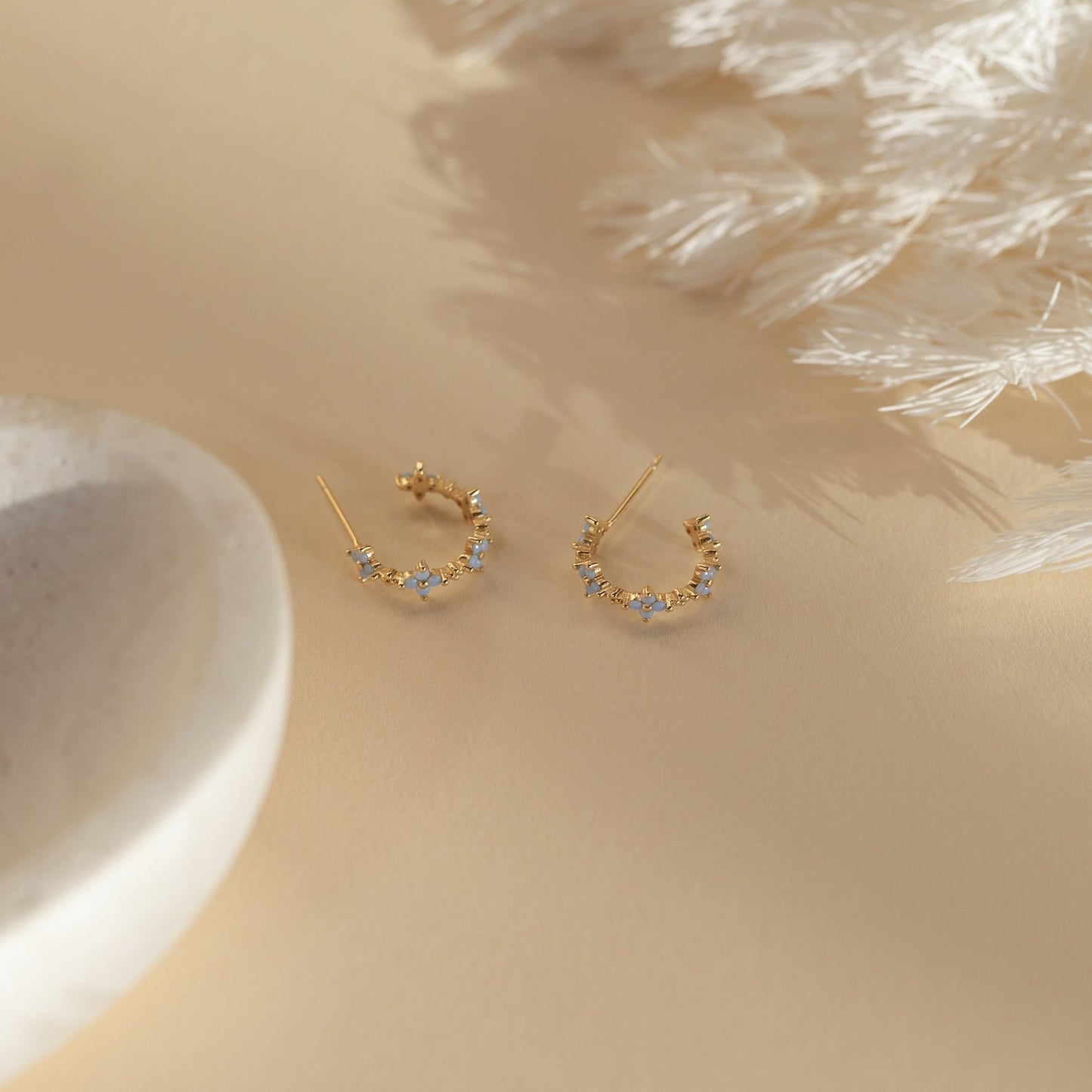 Monumento Earrings - Ivy Flower Buckle