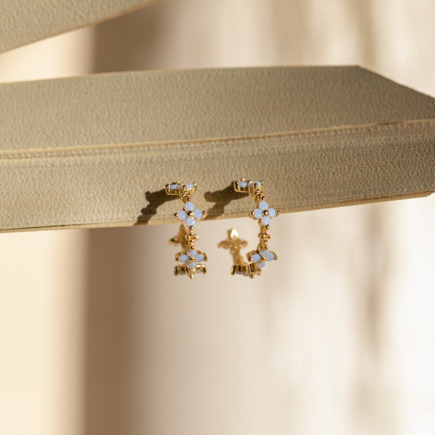 Monumento Earrings - Ivy Flower Buckle