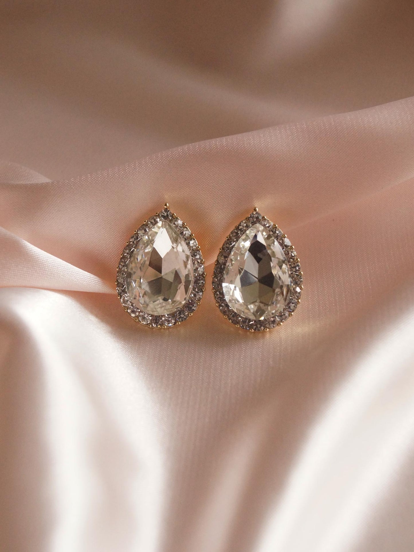 Lucy - Pear-Shaped Diamond Earrings