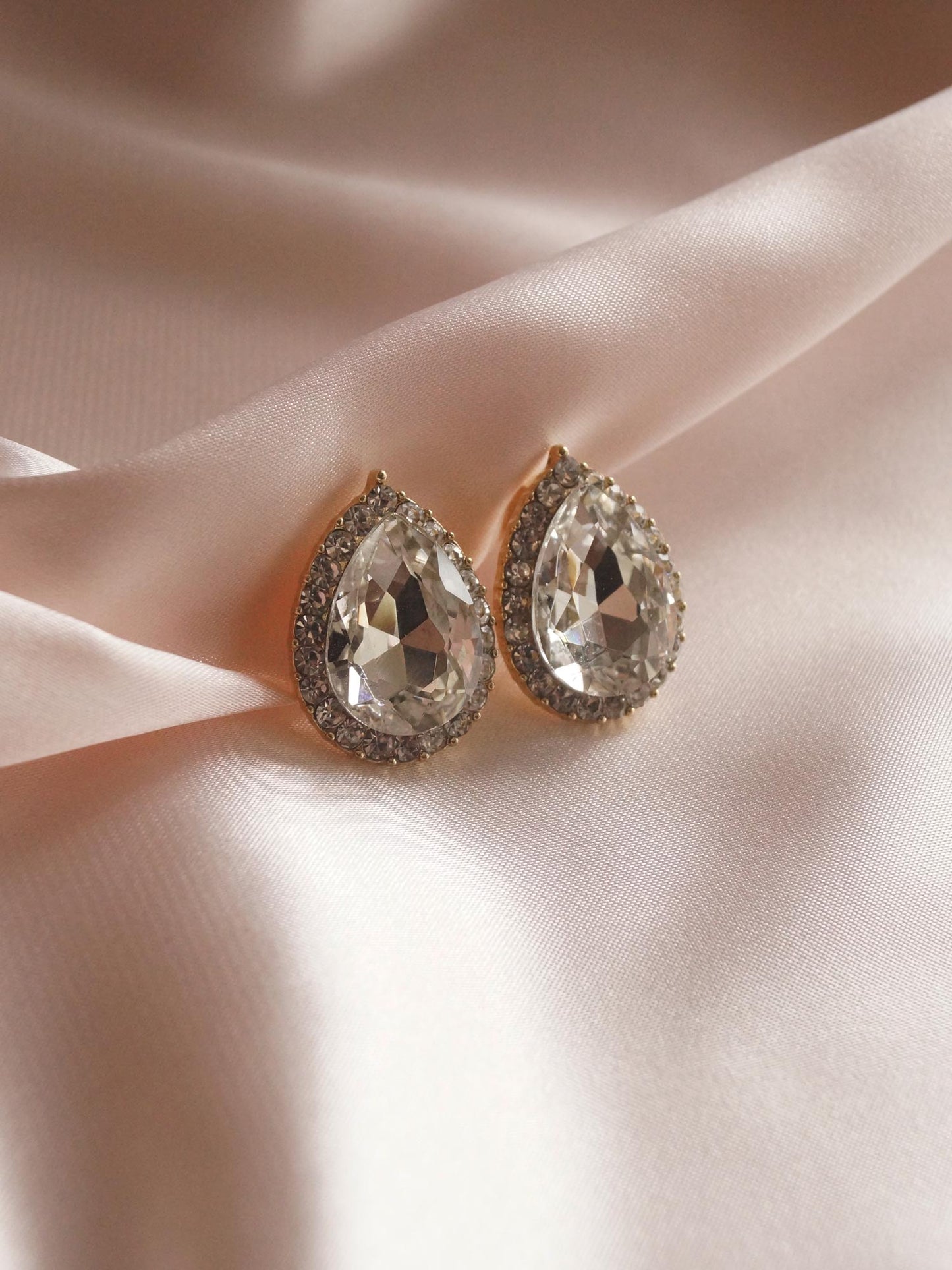 Lucy - Pear-Shaped Diamond Earrings