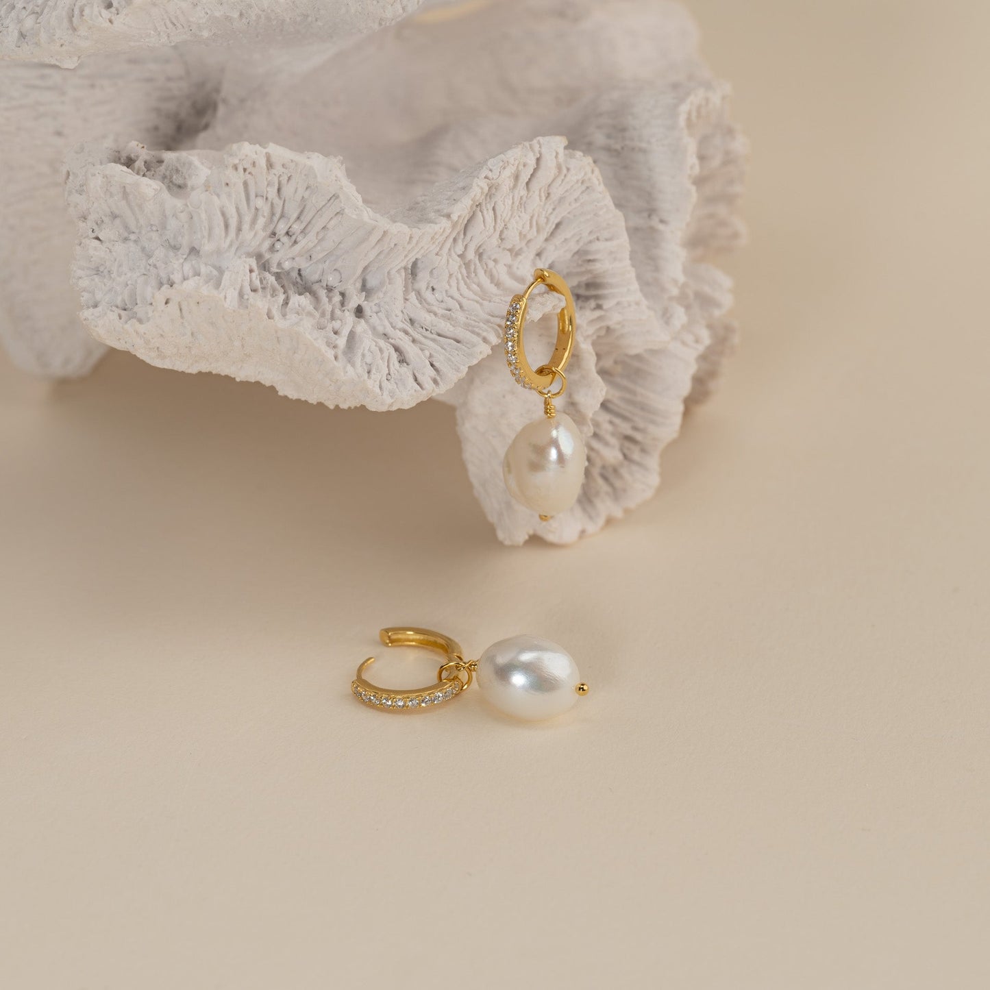 Wella - Gold Hoop Earrings with Pearls and Cubic Zirconia