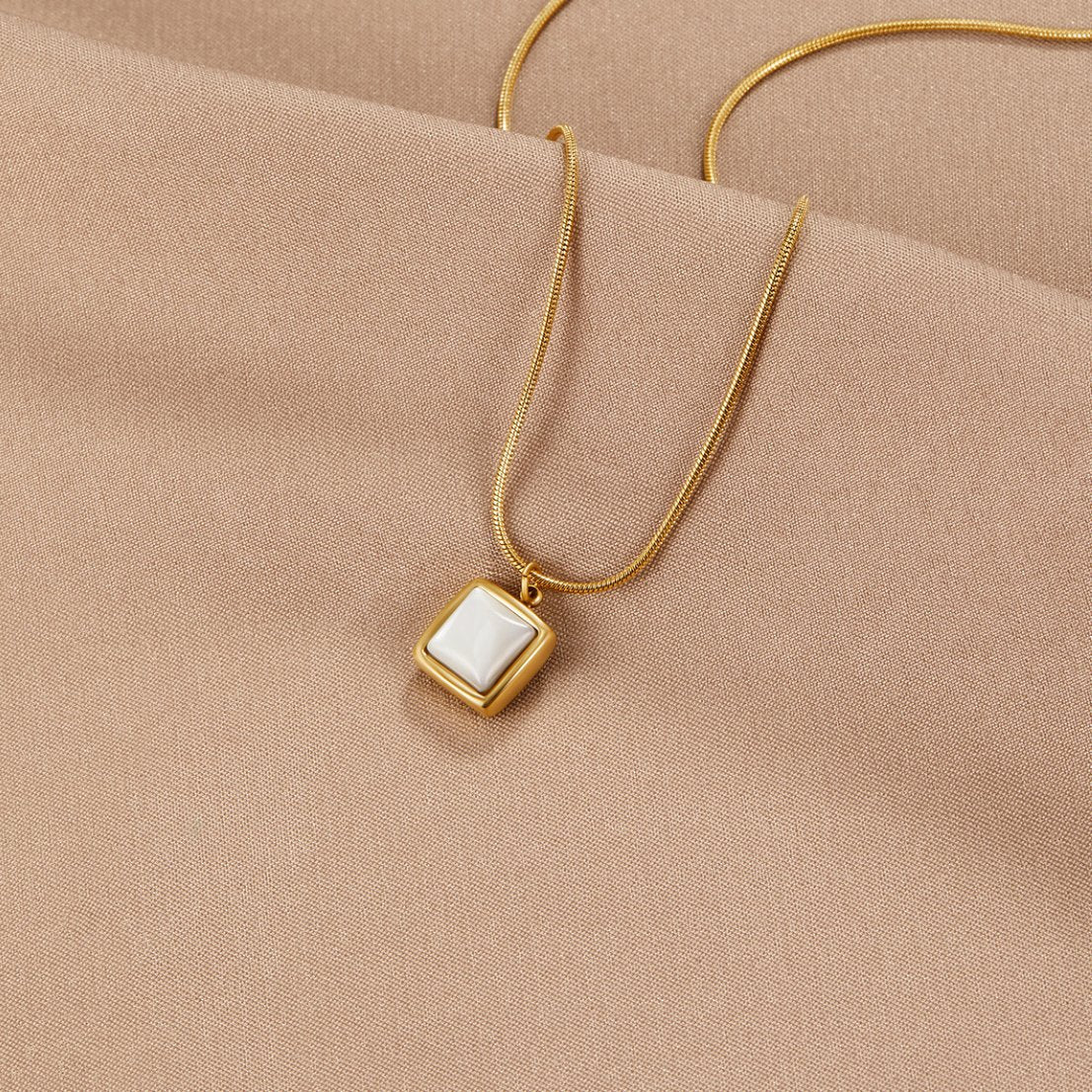 Riva - Moonstone Pendant Necklace