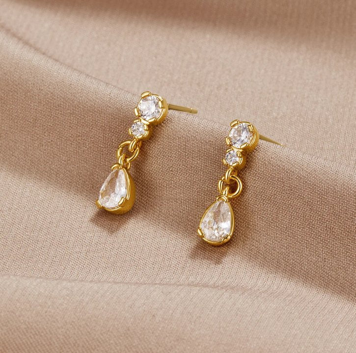 Yarina – Crystal Drop Earrings