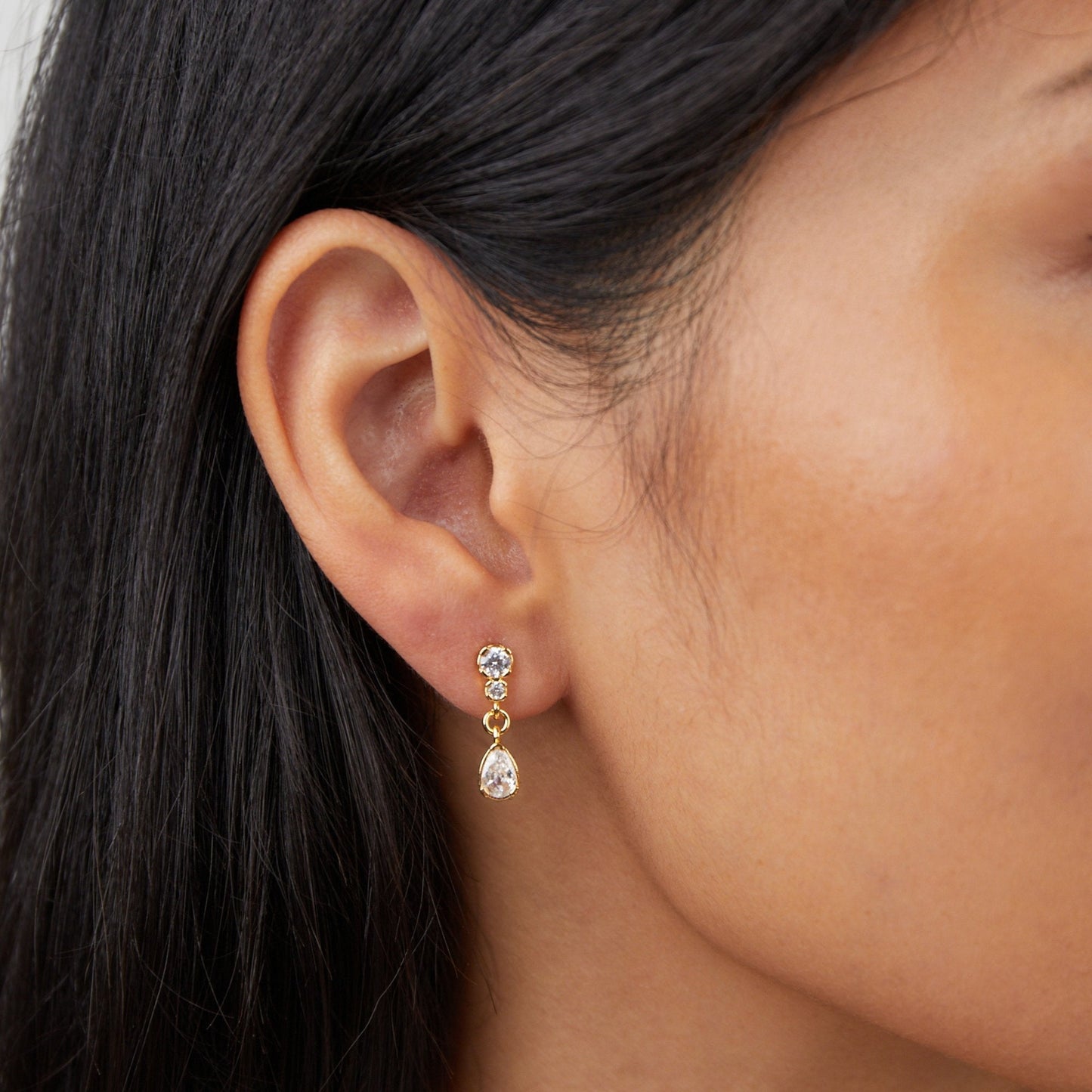 Yarina – Crystal Drop Earrings