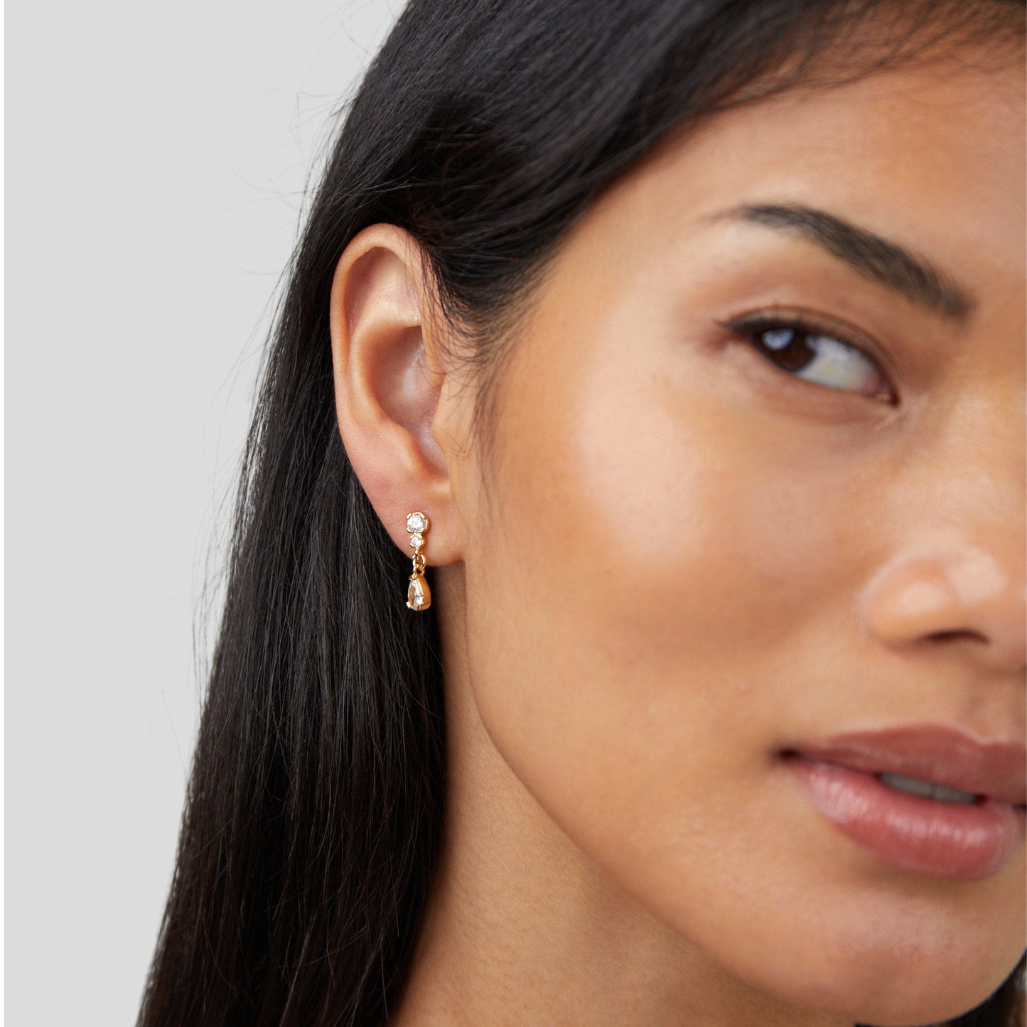 Yarina – Crystal Drop Earrings