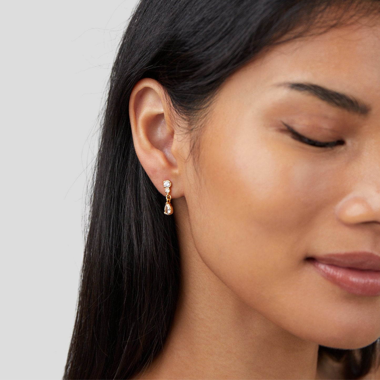 Yarina – Crystal Drop Earrings