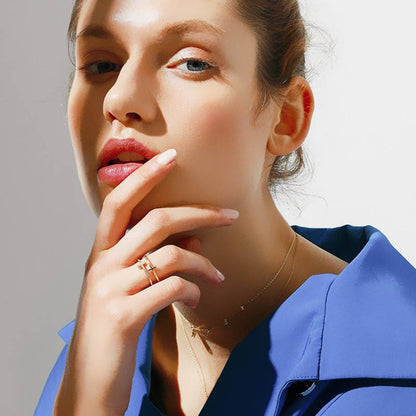 Double Bar - Delicate crisscross ring