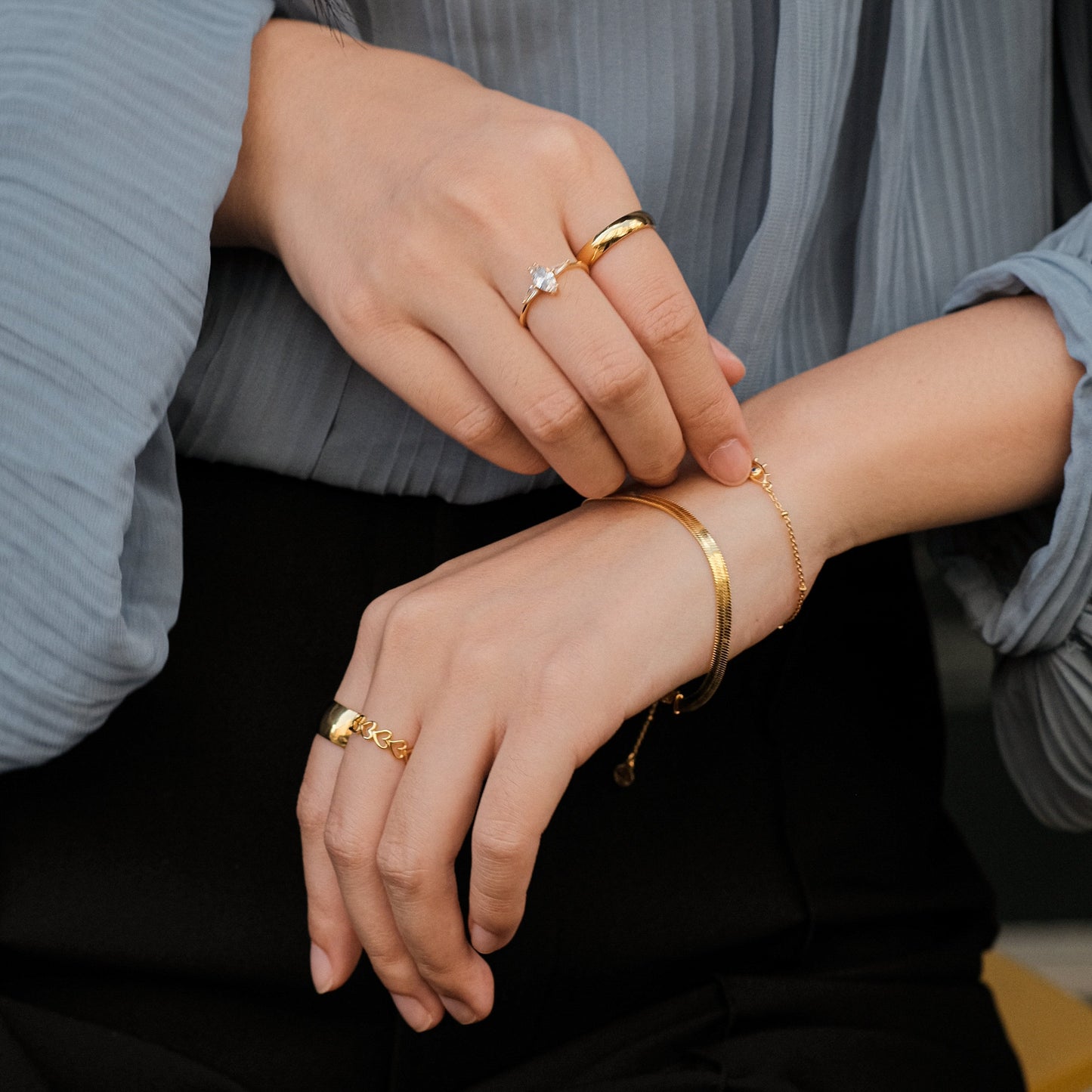 Jia - Hollow Heart Ring