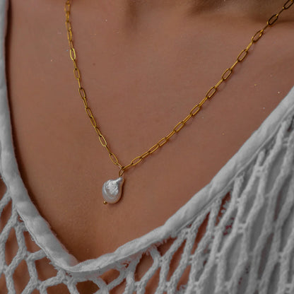 Angelika - Pearl Necklace