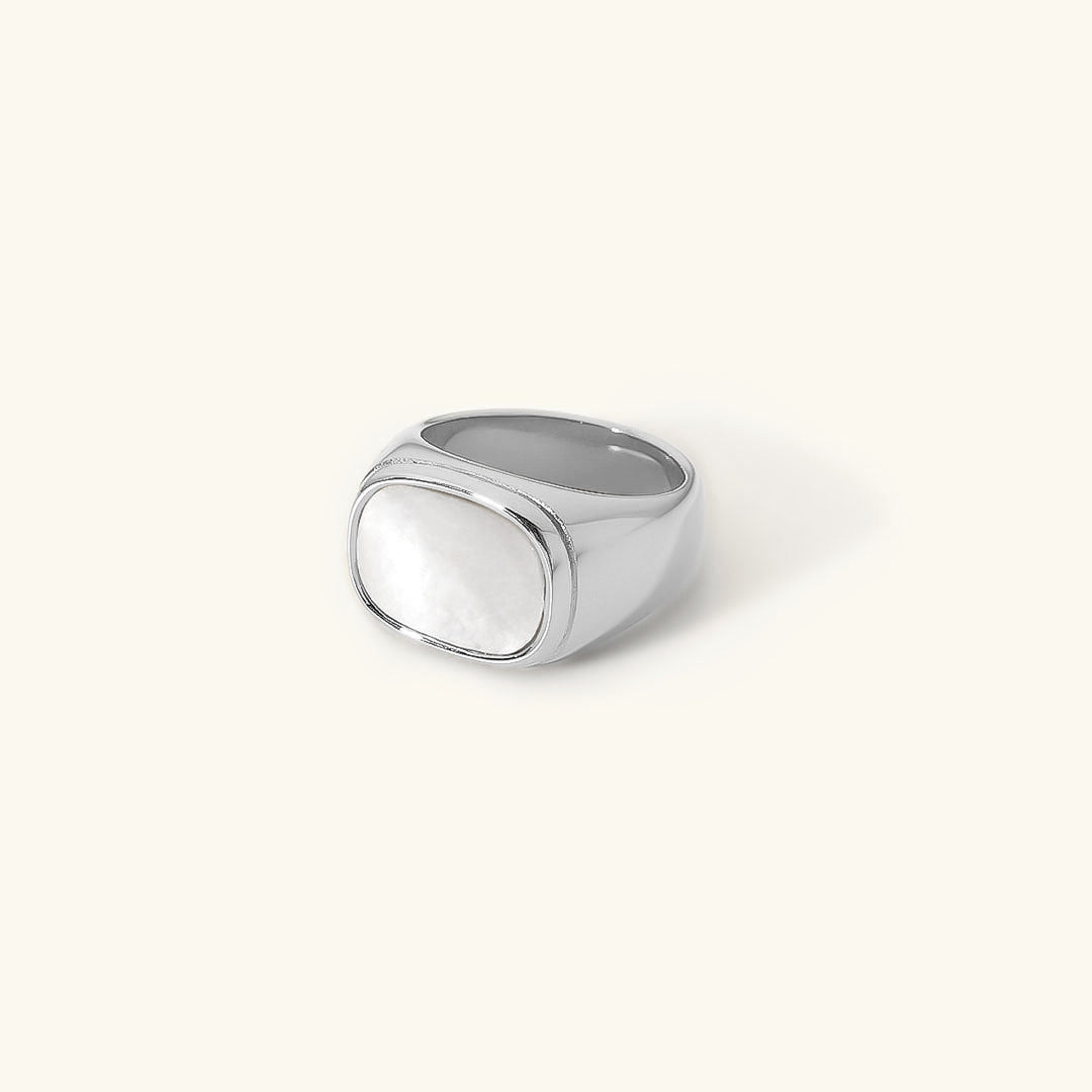 Nova - Gold Ring with Smooth Shell