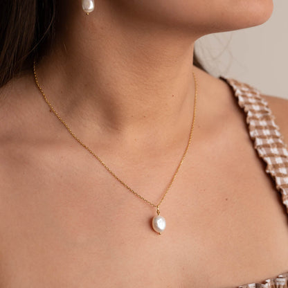 Golden Pearl Chain – Shiny Pearl Pendant