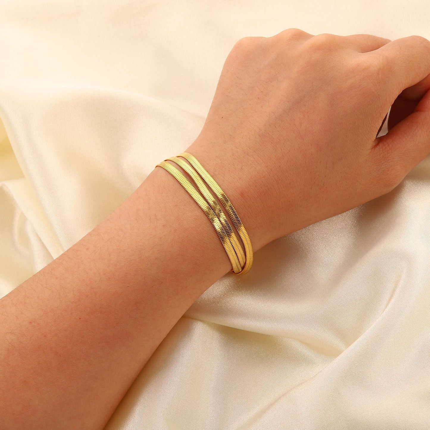 Abela - 3-Layer Herringbone Bracelet