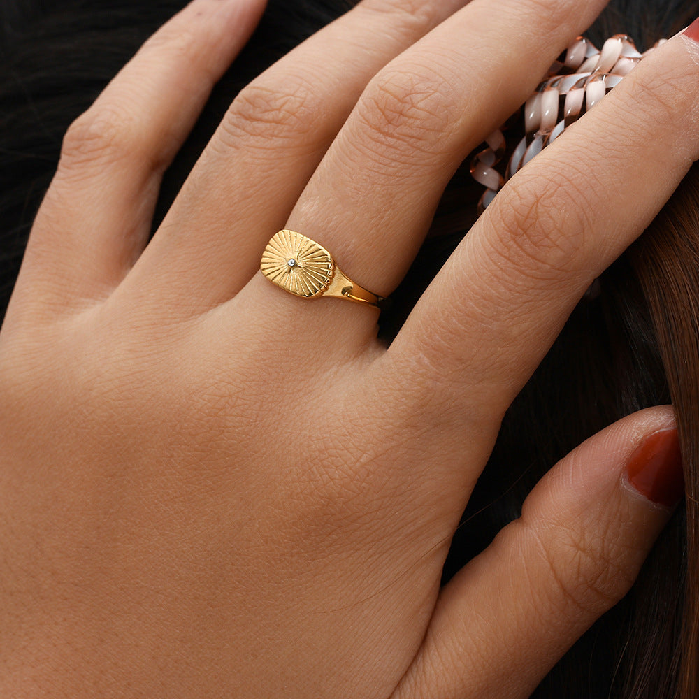 Aglaia - Gold Sun Ring