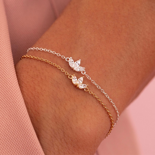 Chain Bracelet with Three Zirconia Flowers