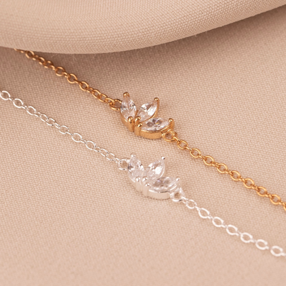 Chain Bracelet with Three Zirconia Flowers