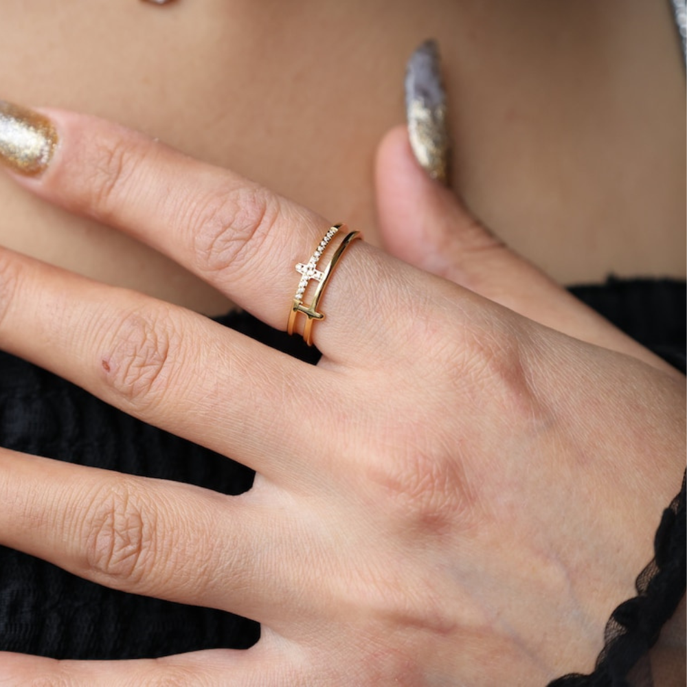 Double Bar - Delicate crisscross ring