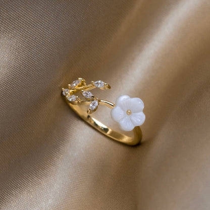 Wildflower Ring – Crystal Petal Ring with Shell