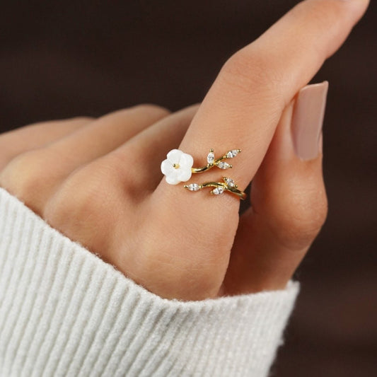 Wildflower Ring – Crystal Petal Ring with Shell