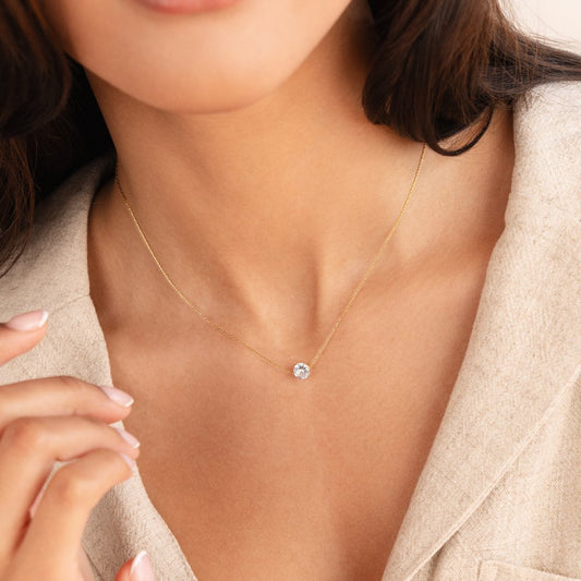 Nyx – Delicate Necklace with Round Crystal Pendant