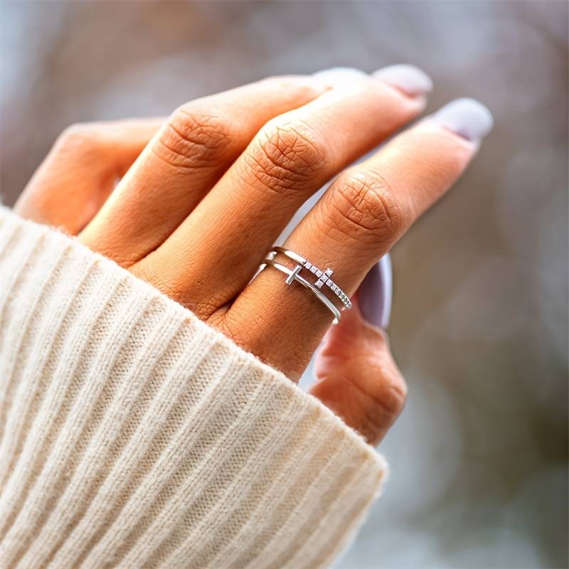 Double Bar - Delicate crisscross ring