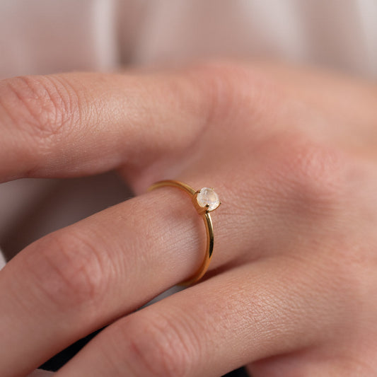 Heba - Gold Ring with Moonstone