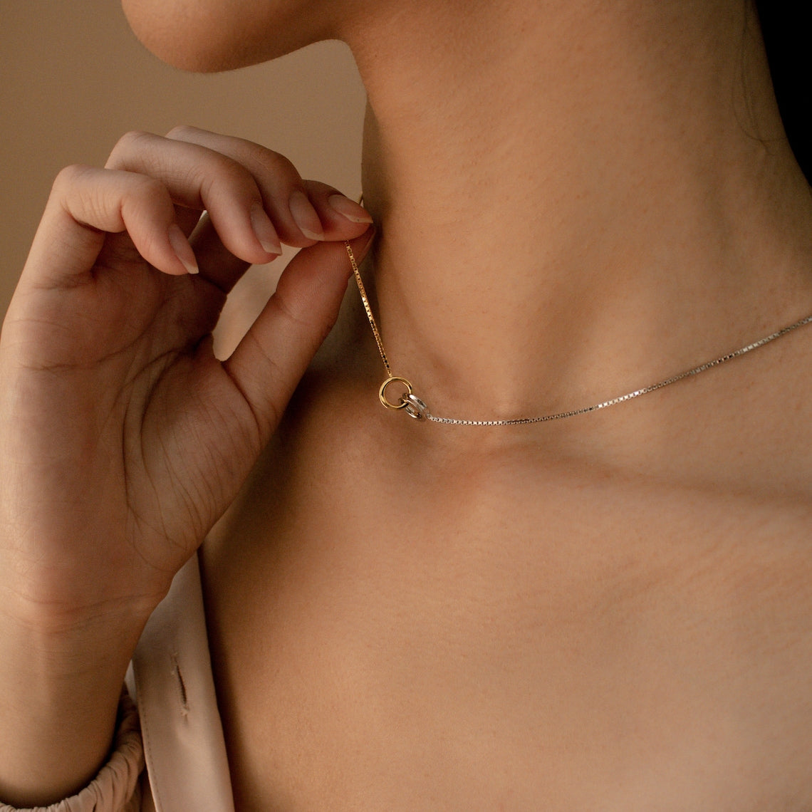 Eternal Circle Necklace – Interlinked Circles Necklace