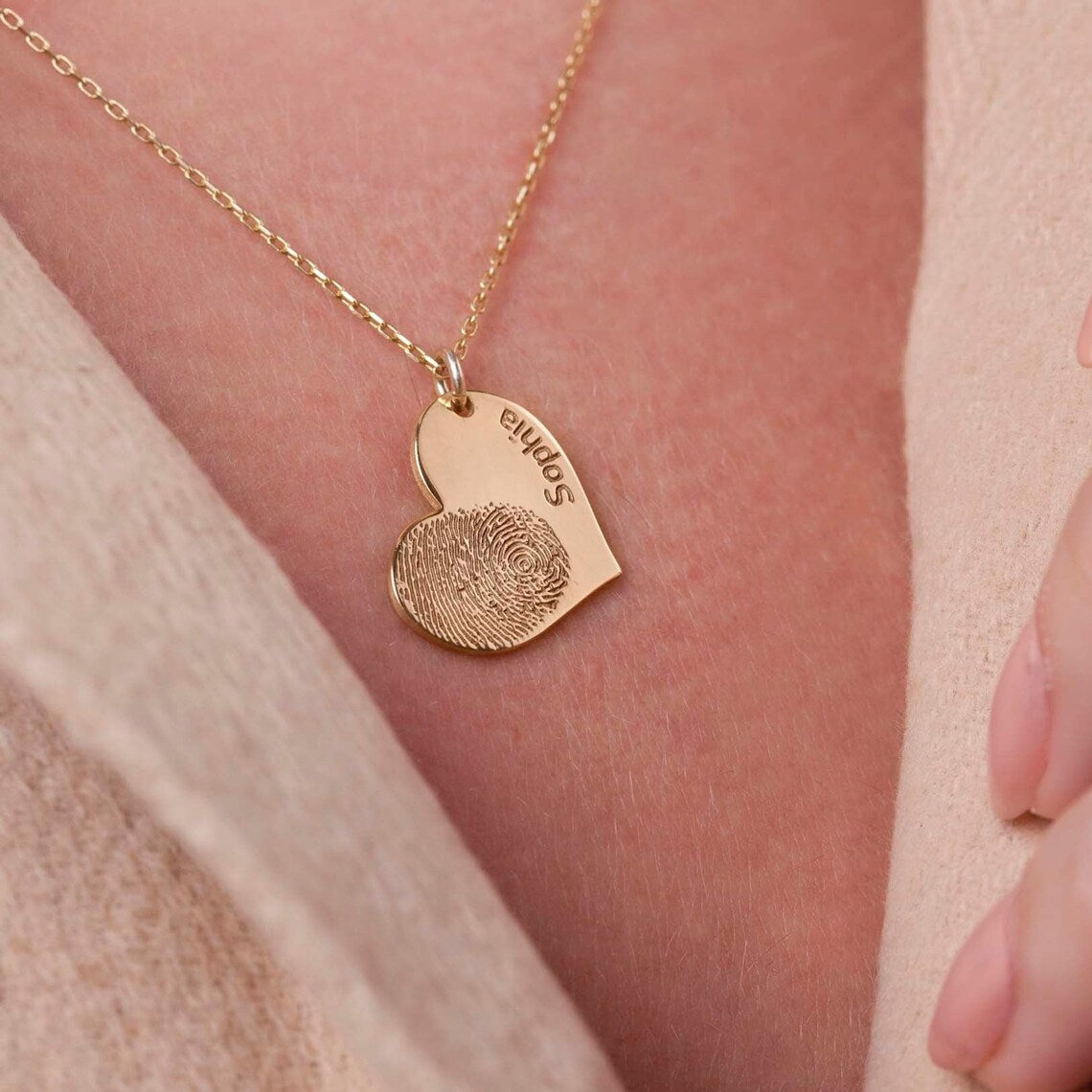 Personalized Name Necklace with Heart-Shaped Fingerprint