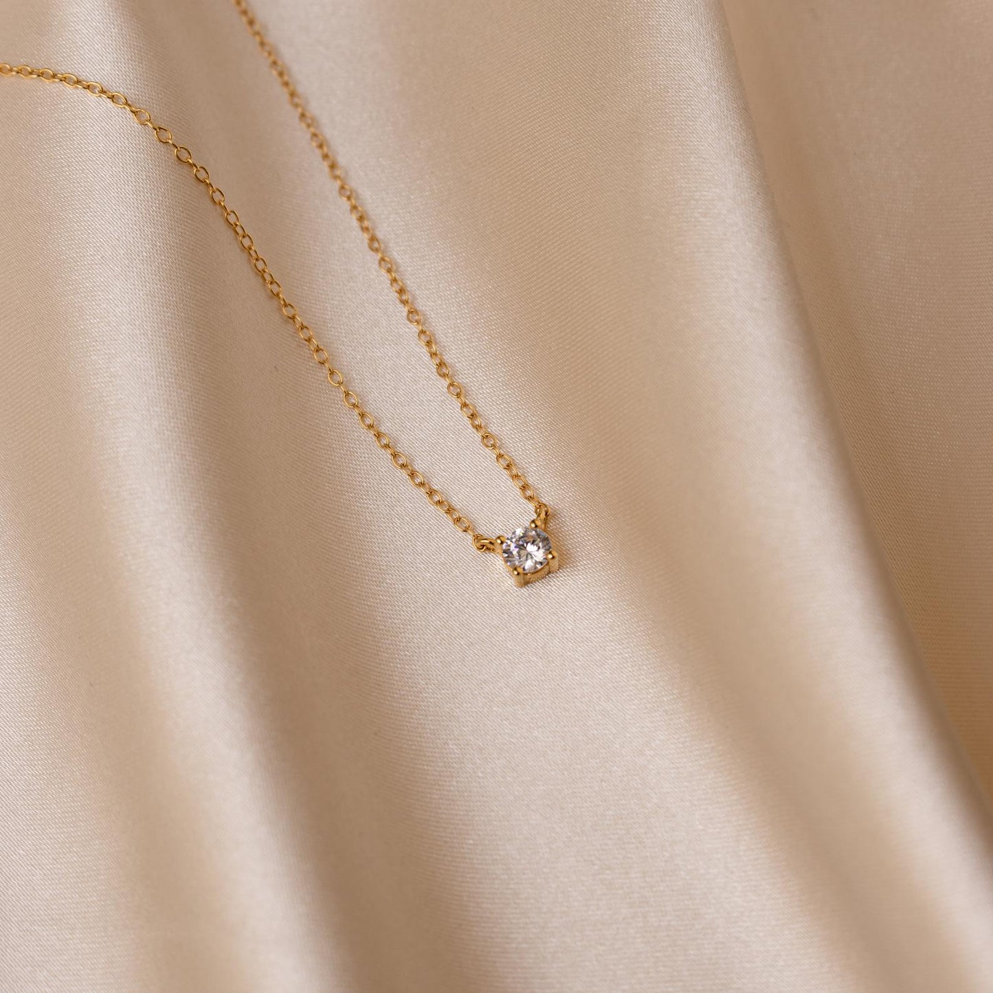 Delicate Diamond Necklace – Stone Inlay Pendant Necklace