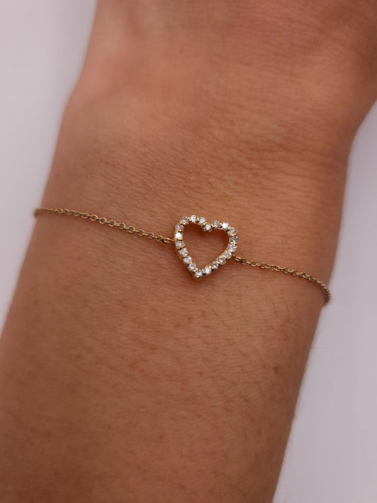 Gold Open Heart Bracelet – Romantic & Timeless