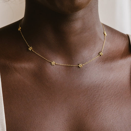 Flower Child Necklace - Daisy Pearl Chain