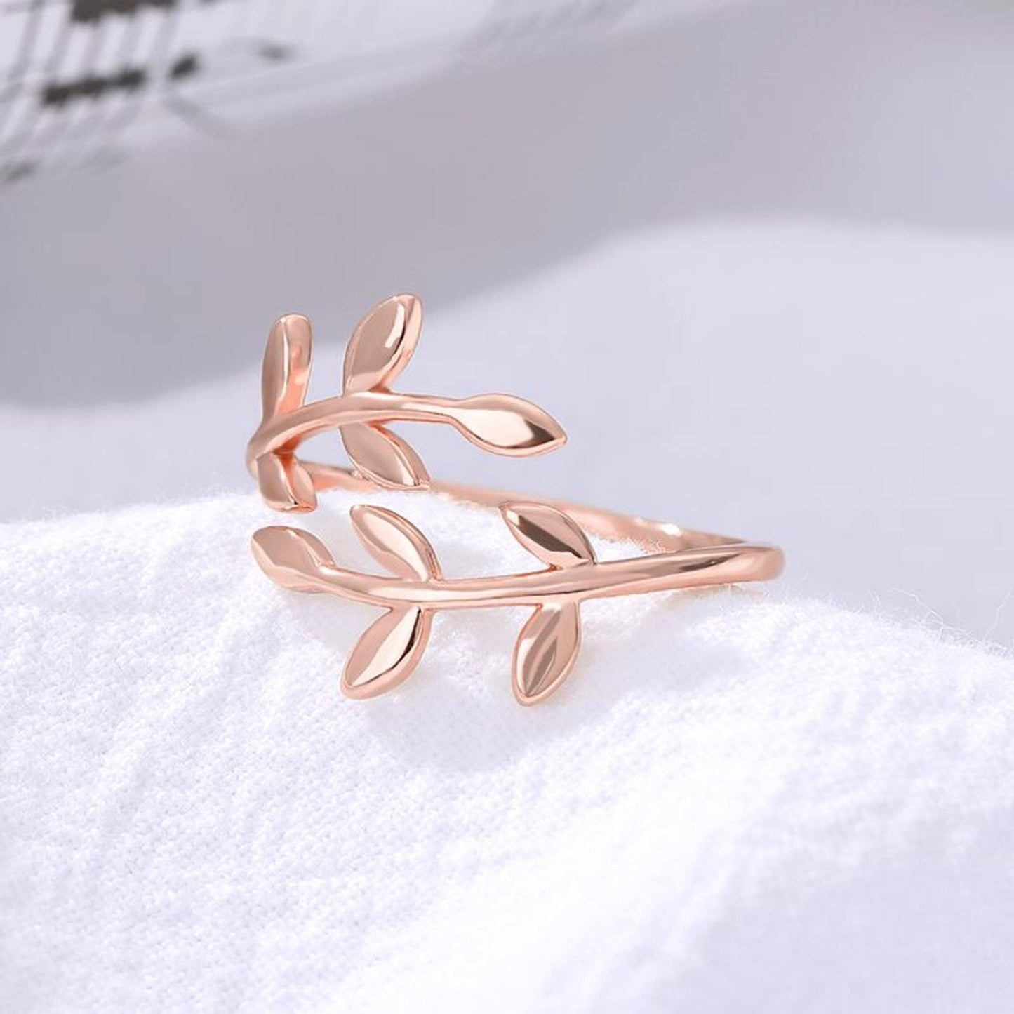 Jordin - Ring with Small Leaves
