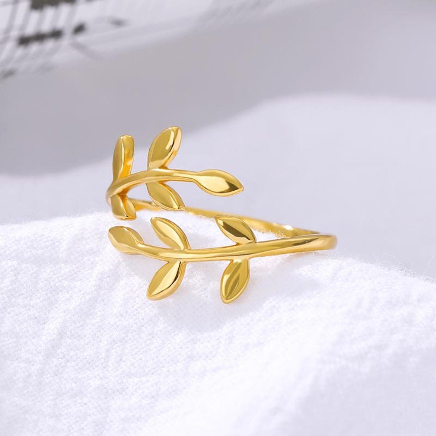 Jordin - Ring with Small Leaves